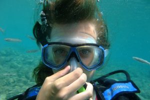 How to stop water going up your nose when diving
